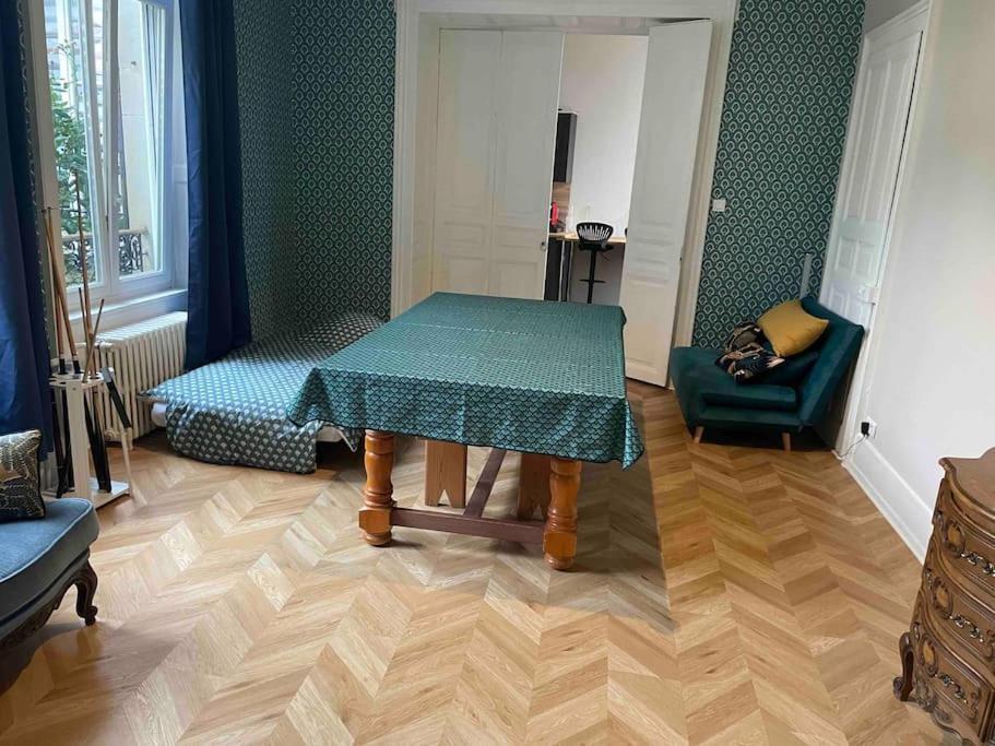 Appartement De Caractere Mirecourt Eksteriør bilde