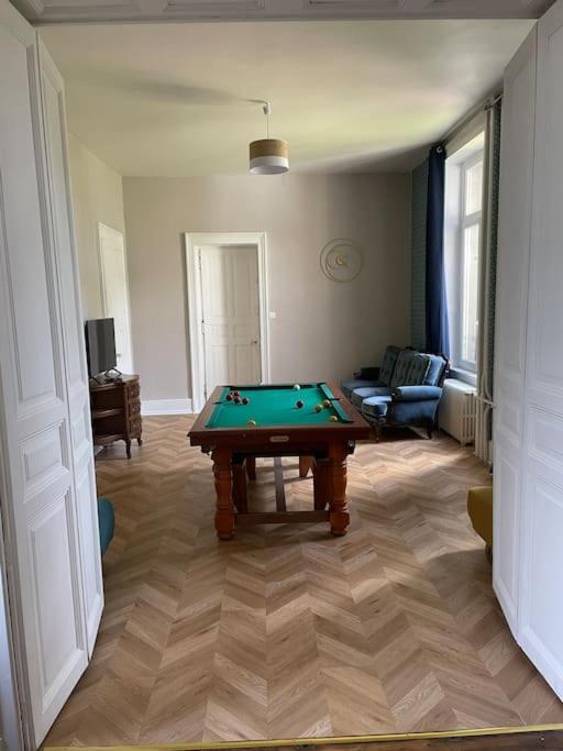 Appartement De Caractere Mirecourt Eksteriør bilde