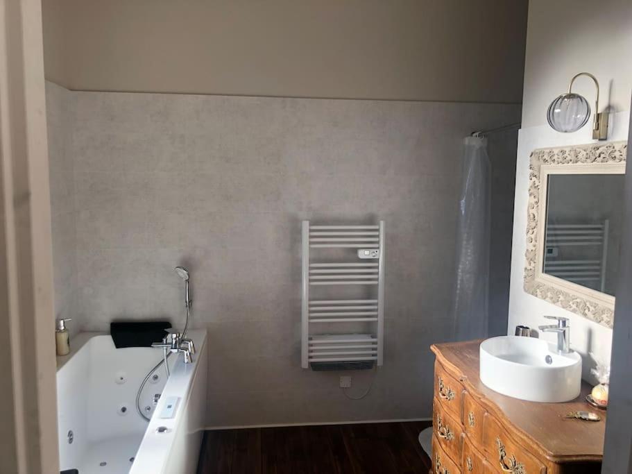 Appartement De Caractere Mirecourt Eksteriør bilde